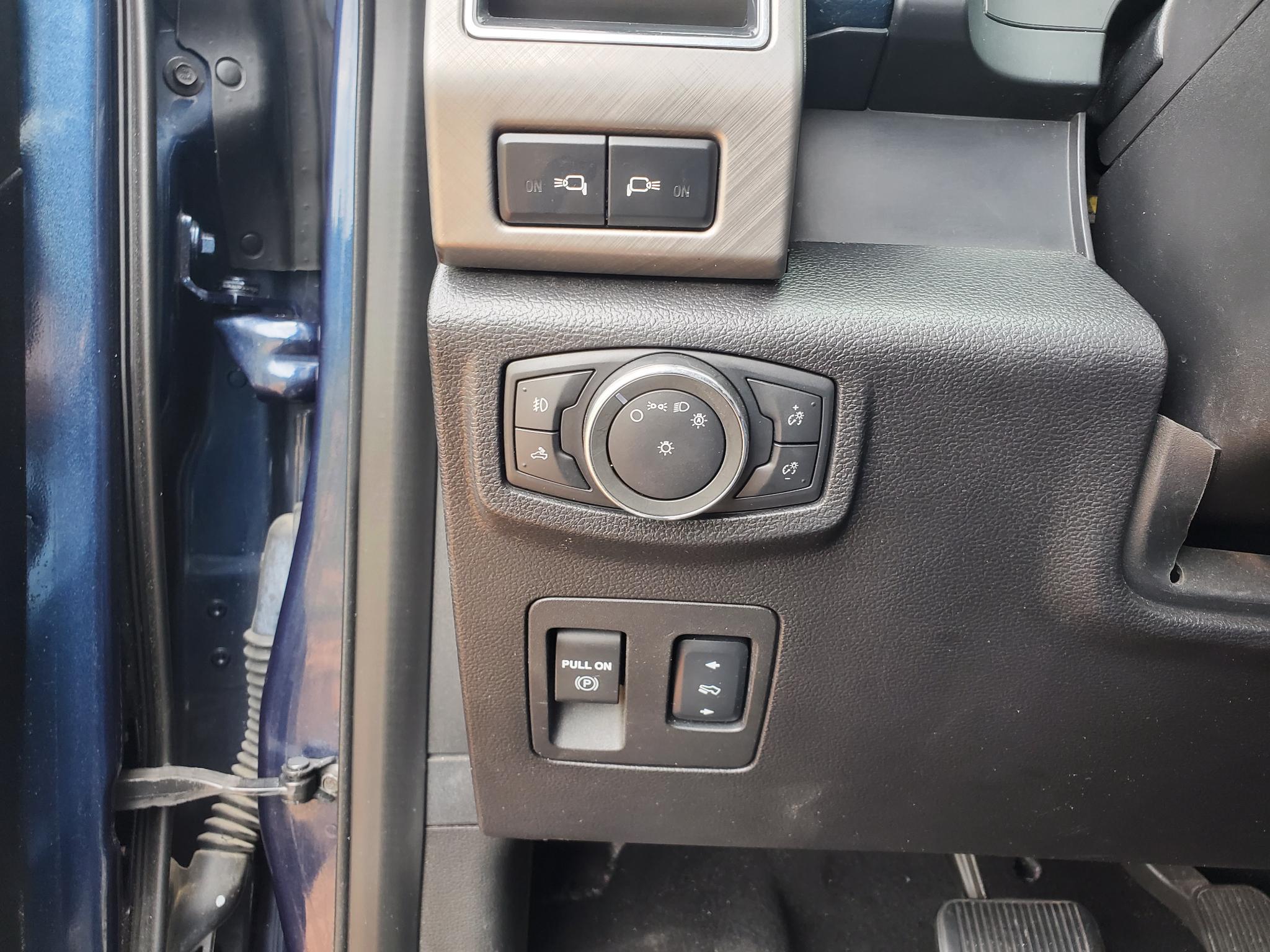 Ford F-150 4WD SuperCrew 145" Limited 2018