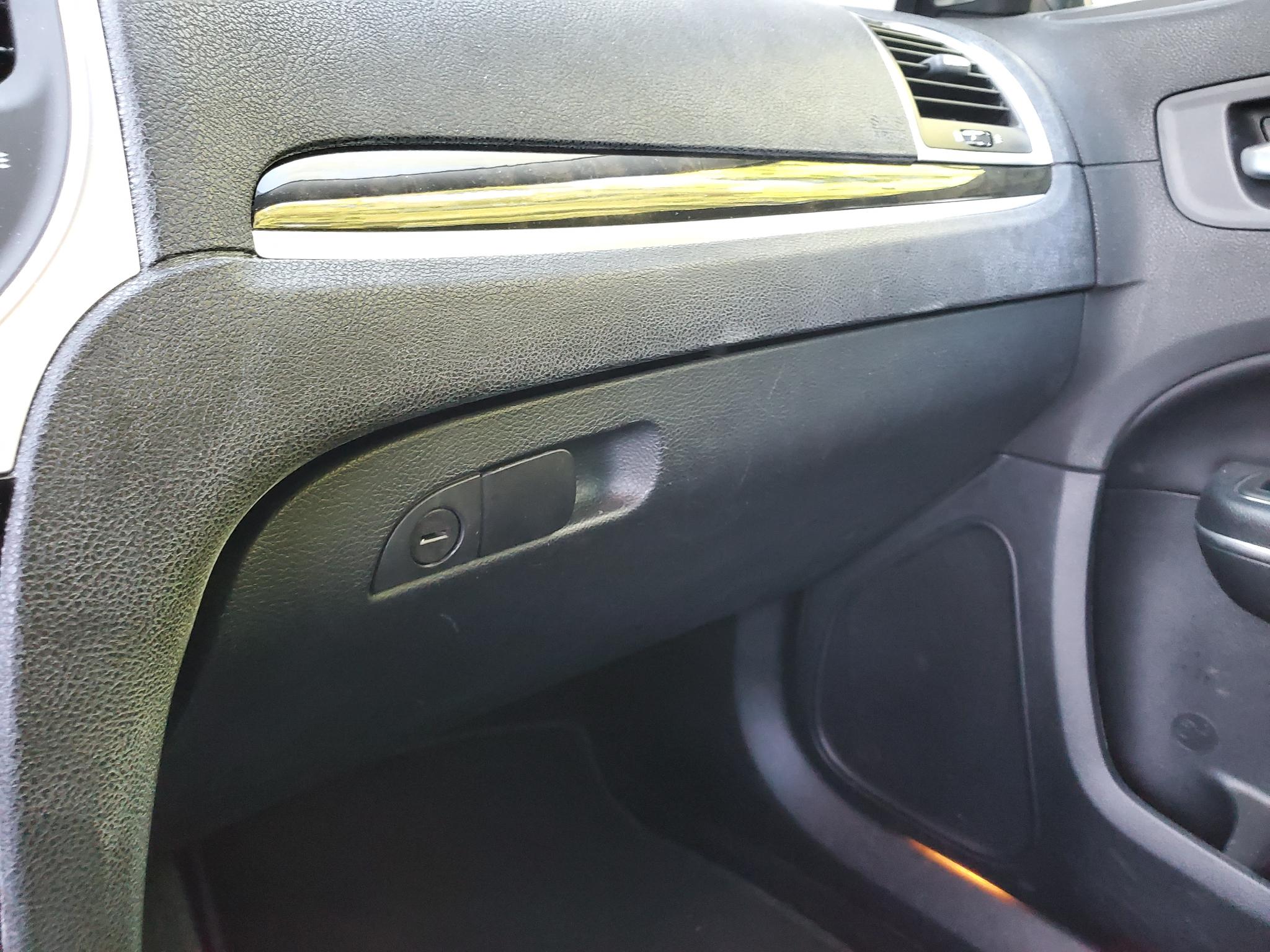 Chrysler 300 4dr Sdn 300C RWD 2016