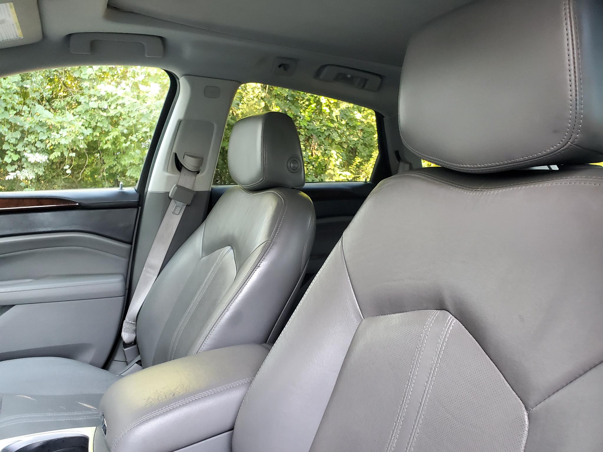 Cadillac SRX FWD 4dr Luxury Collection 2011