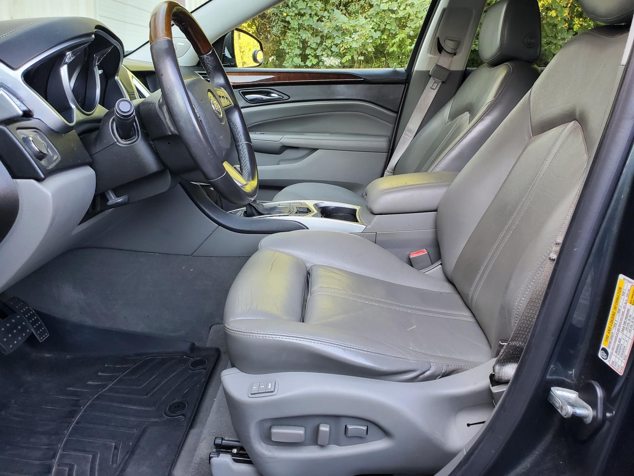 Cadillac SRX FWD 4dr Luxury Collection 2011