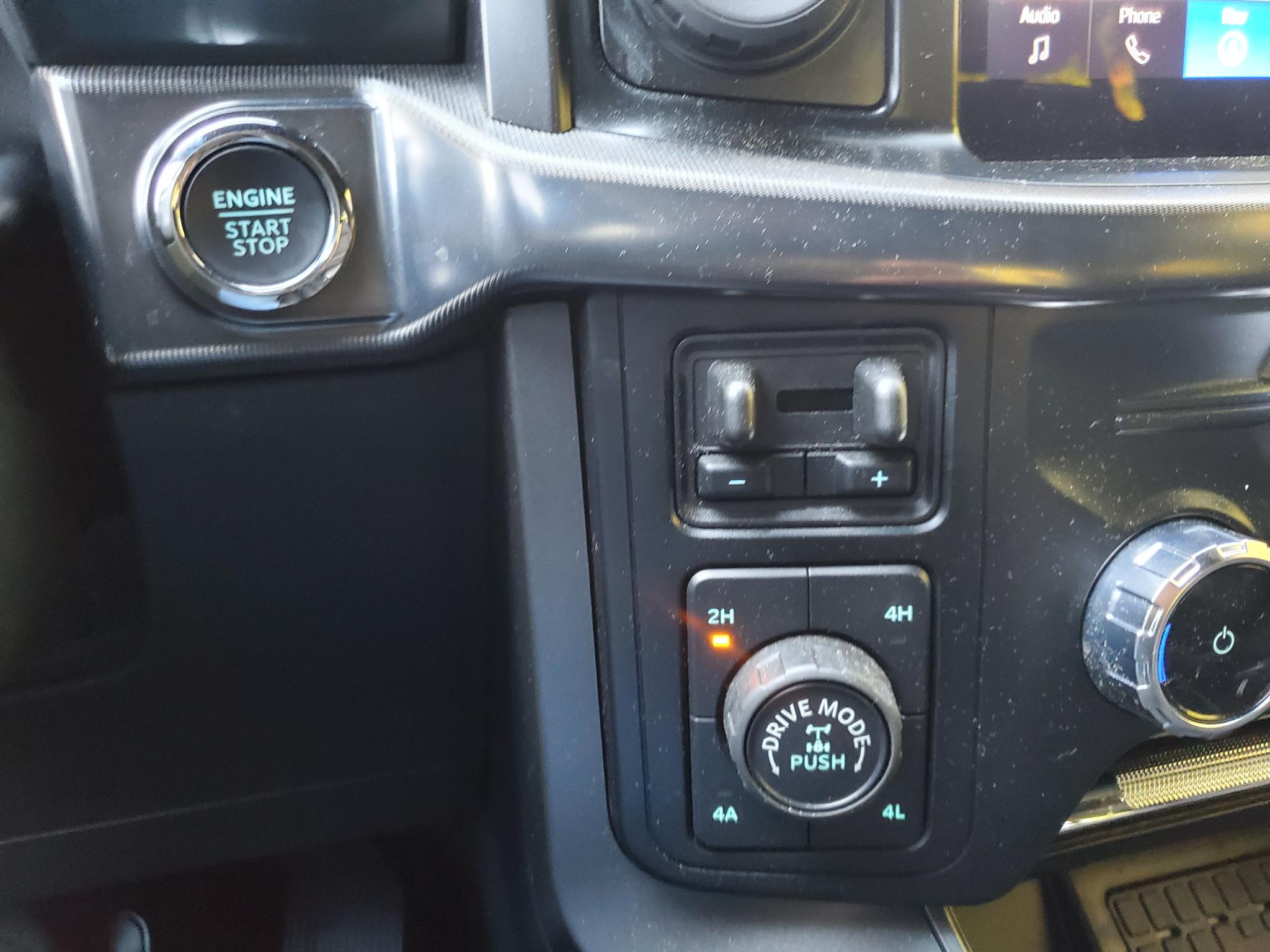 Ford F-150 Lariat 4WD SuperCrew 5.5' Box 2024