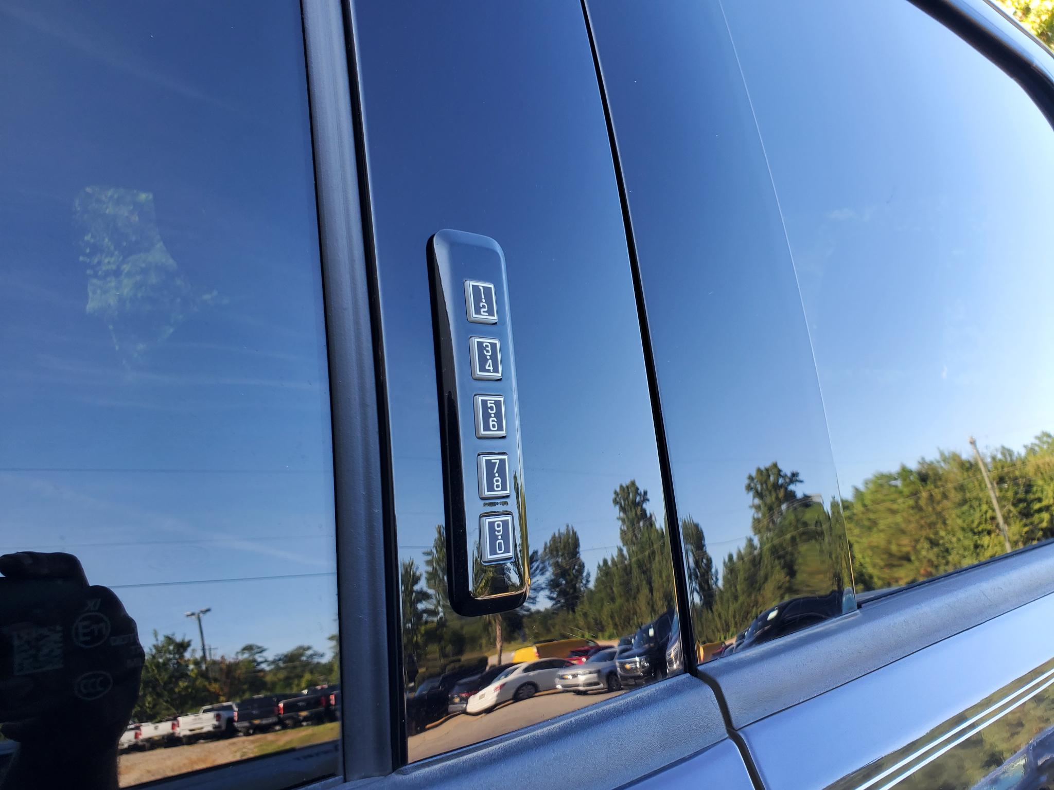 Ford F-150 Lariat 4WD SuperCrew 5.5' Box 2024