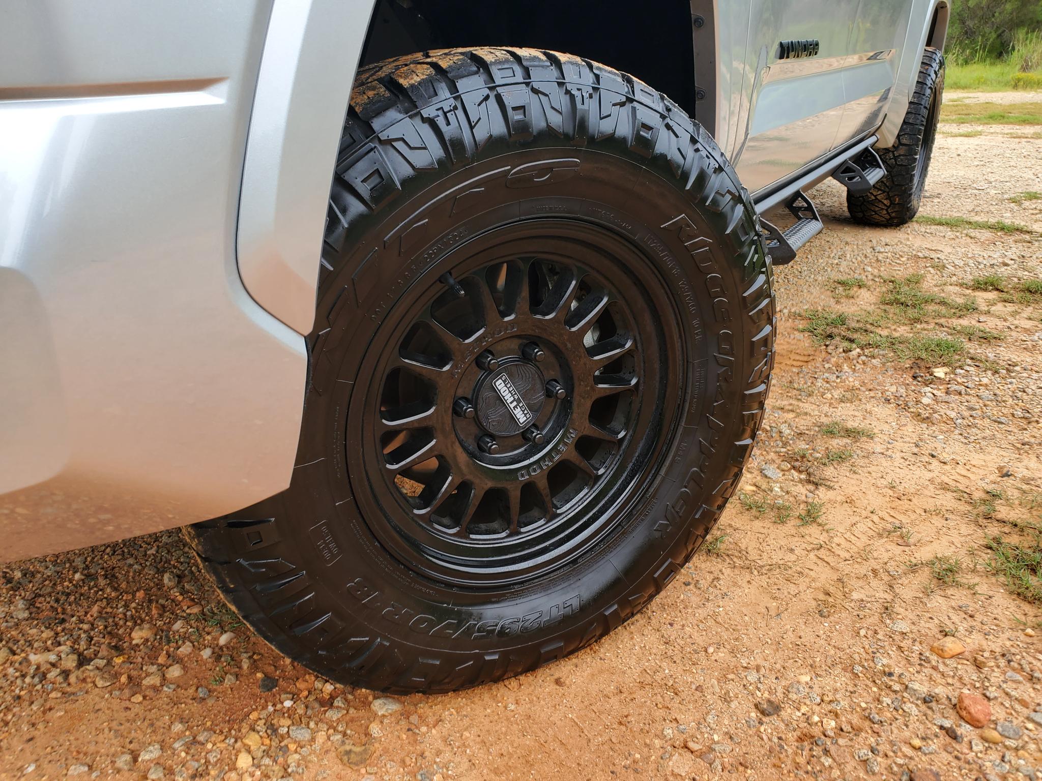 Toyota Tundra 4WD SR5 CrewMax 5.5' Bed (Natl) 2024