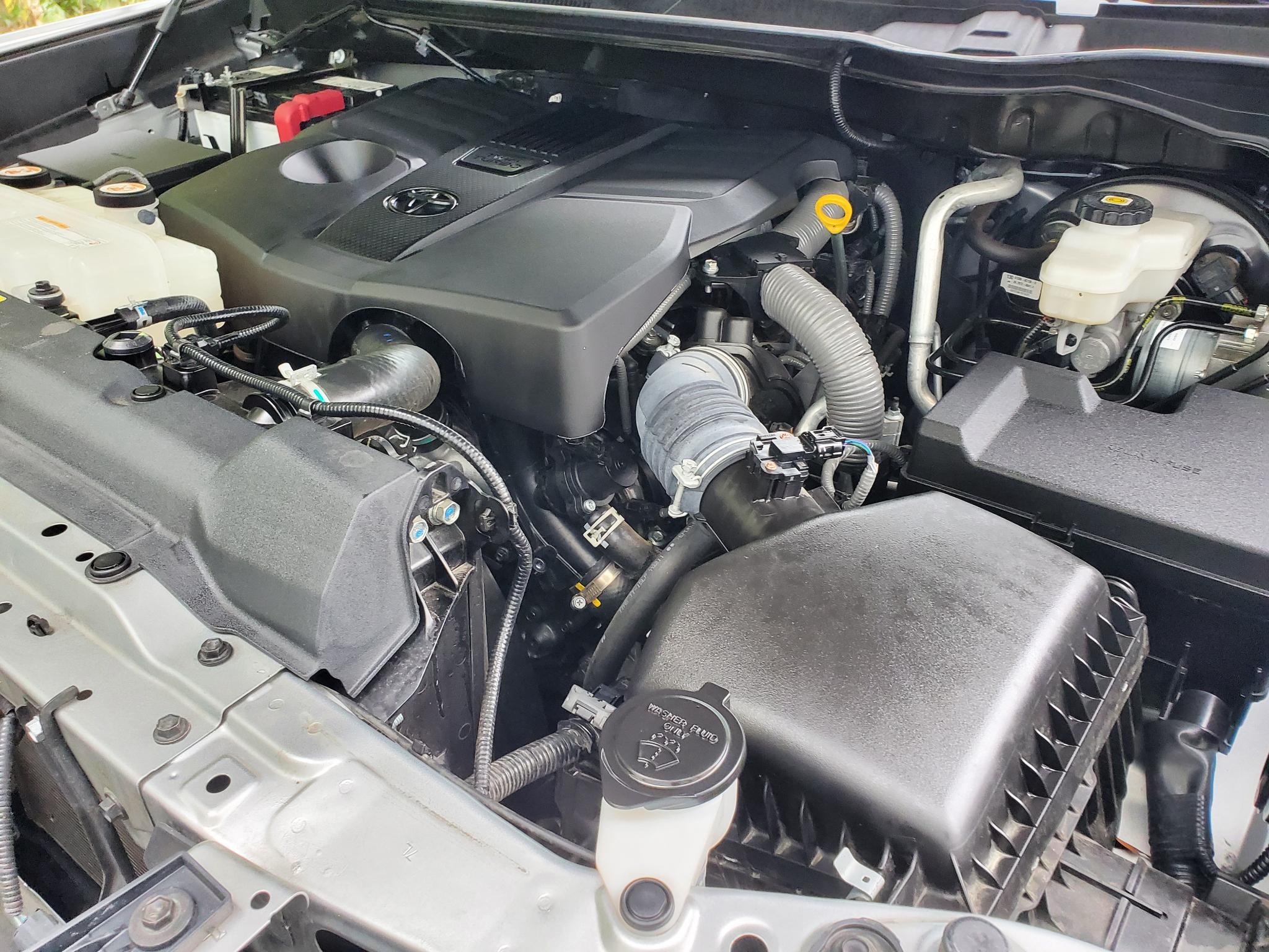 Toyota Tundra 4WD SR5 CrewMax 5.5' Bed (Natl) 2024