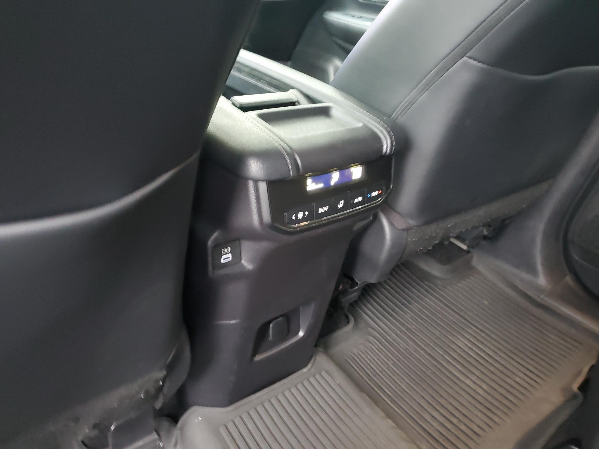 Toyota Grand Highlander XLE FWD (Natl) 2024