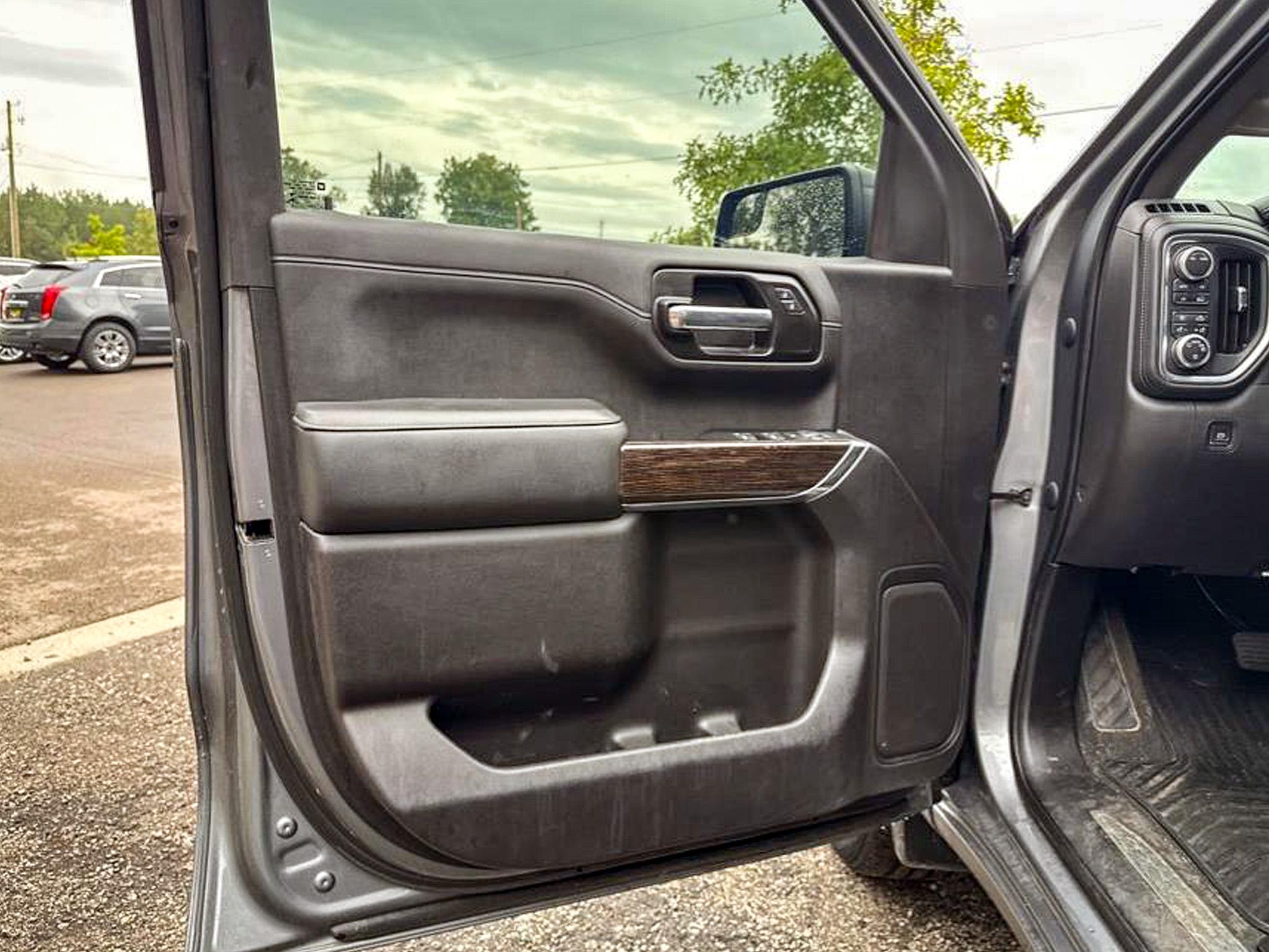 GMC Sierra 1500 4WD Crew Cab 147" Elevation 2020