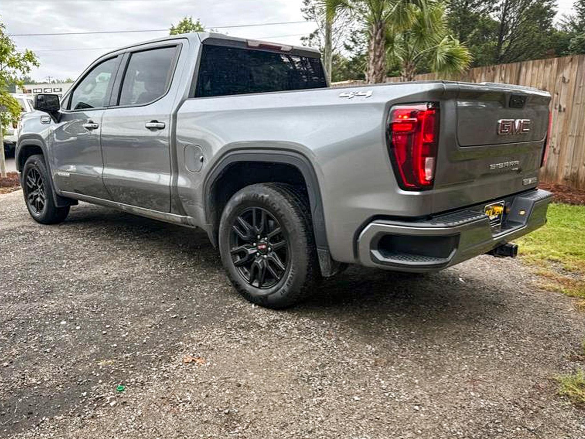 GMC Sierra 1500 4WD Crew Cab 147" Elevation 2020