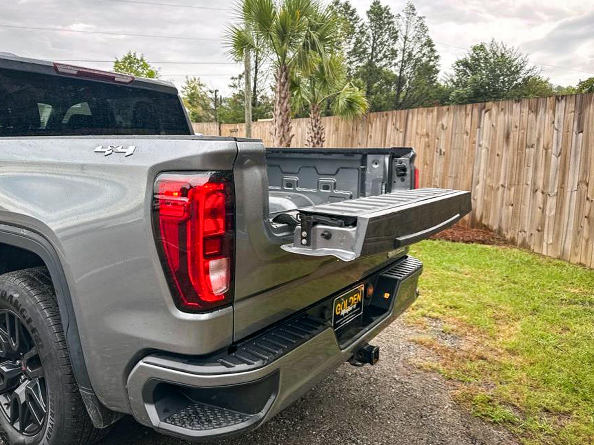 GMC Sierra 1500 4WD Crew Cab 147" Elevation 2020