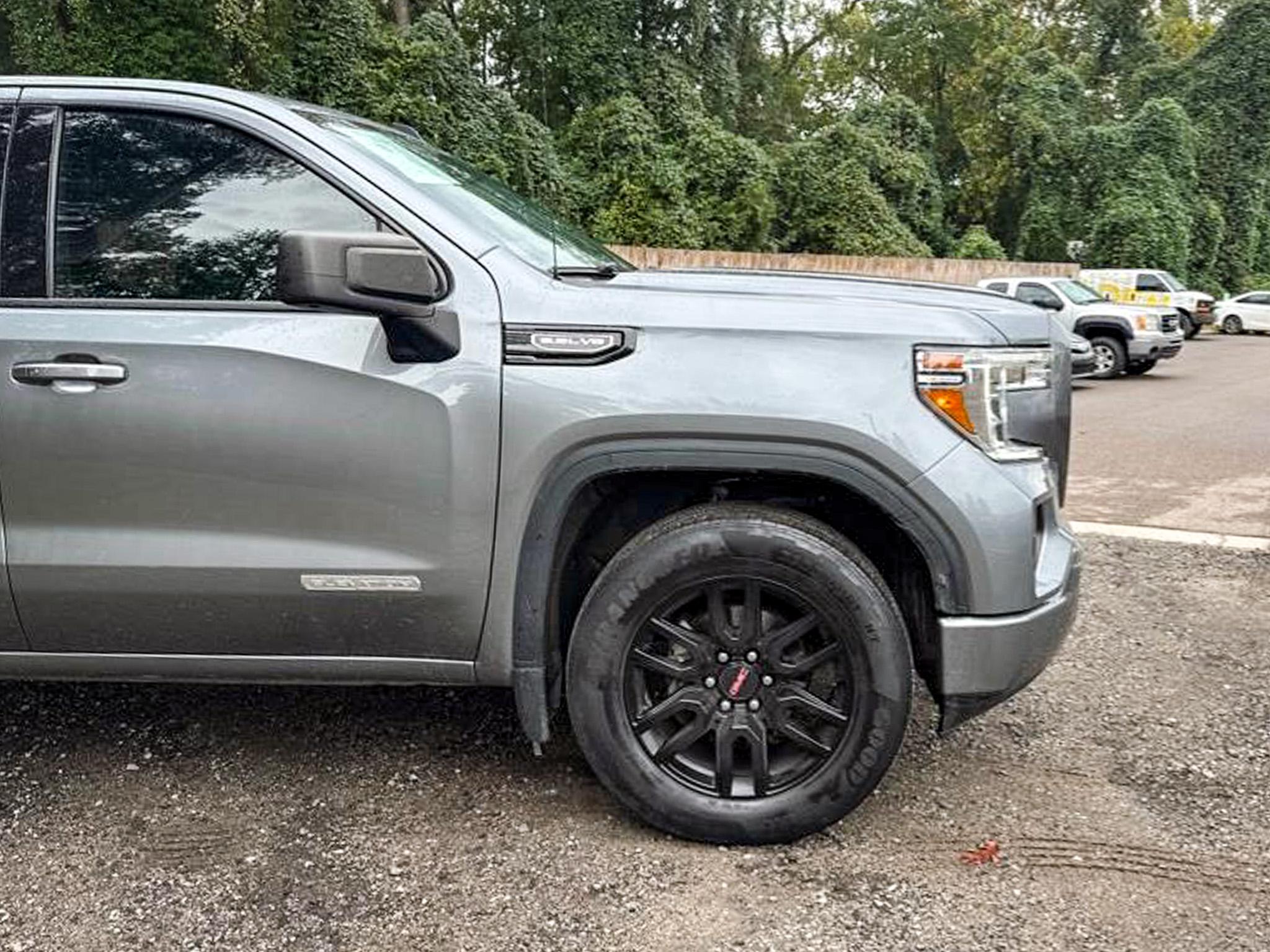 GMC Sierra 1500 4WD Crew Cab 147" Elevation 2020