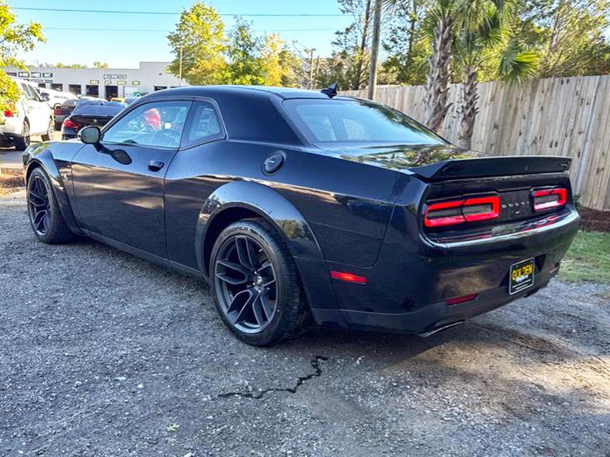 Dodge Challenger R/T Scat Pack Widebody RWD 2021