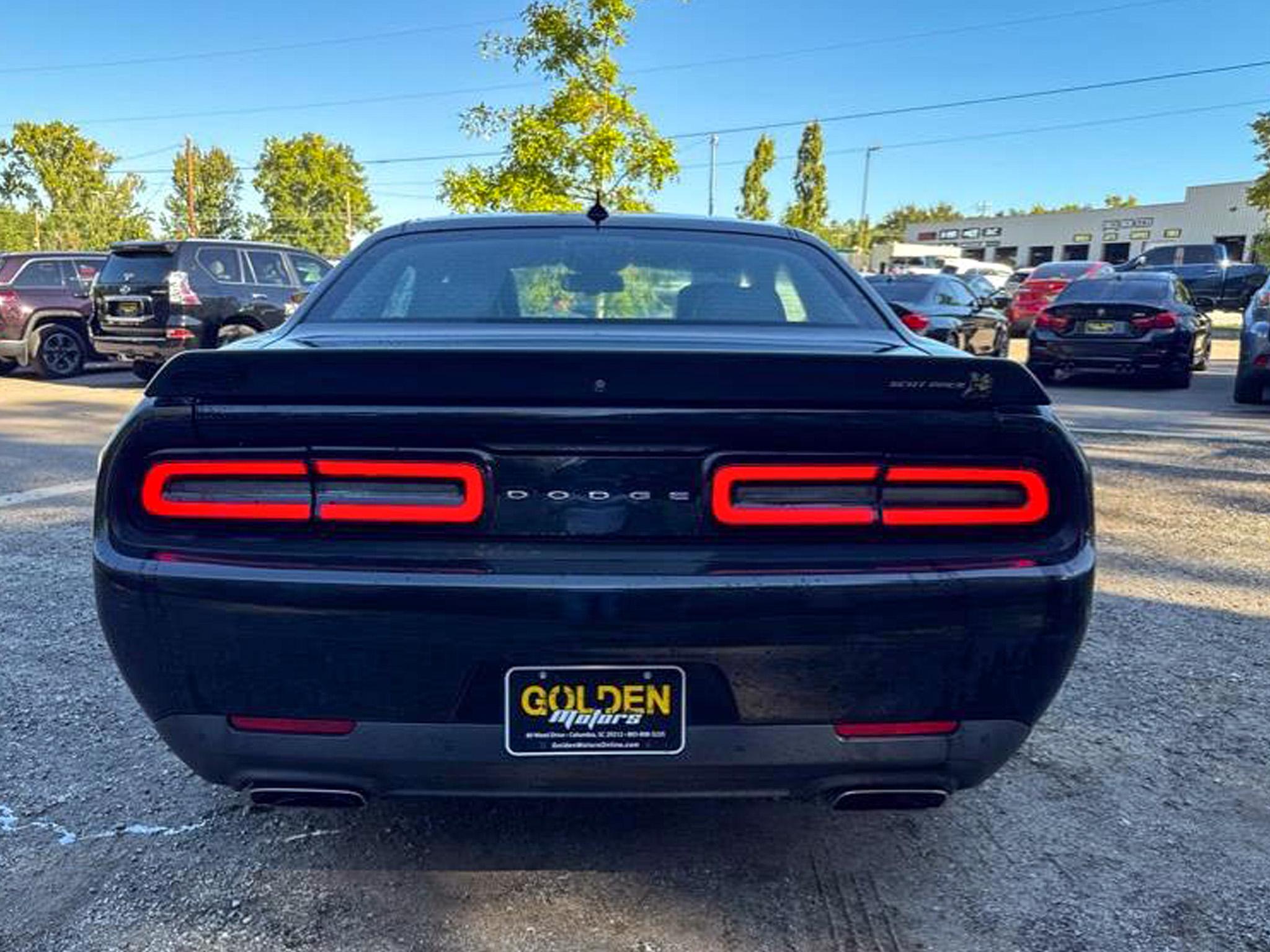 Dodge Challenger R/T Scat Pack Widebody RWD 2021