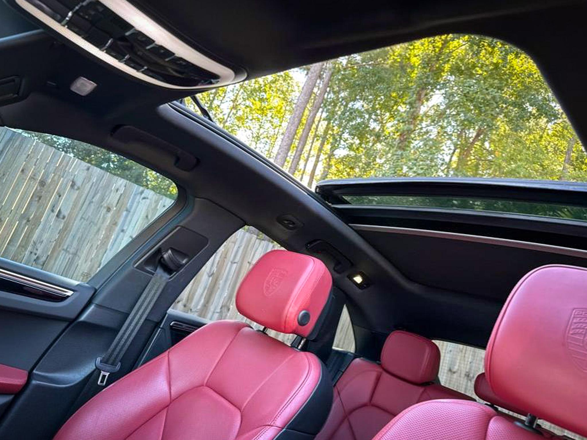 Porsche Macan  2021