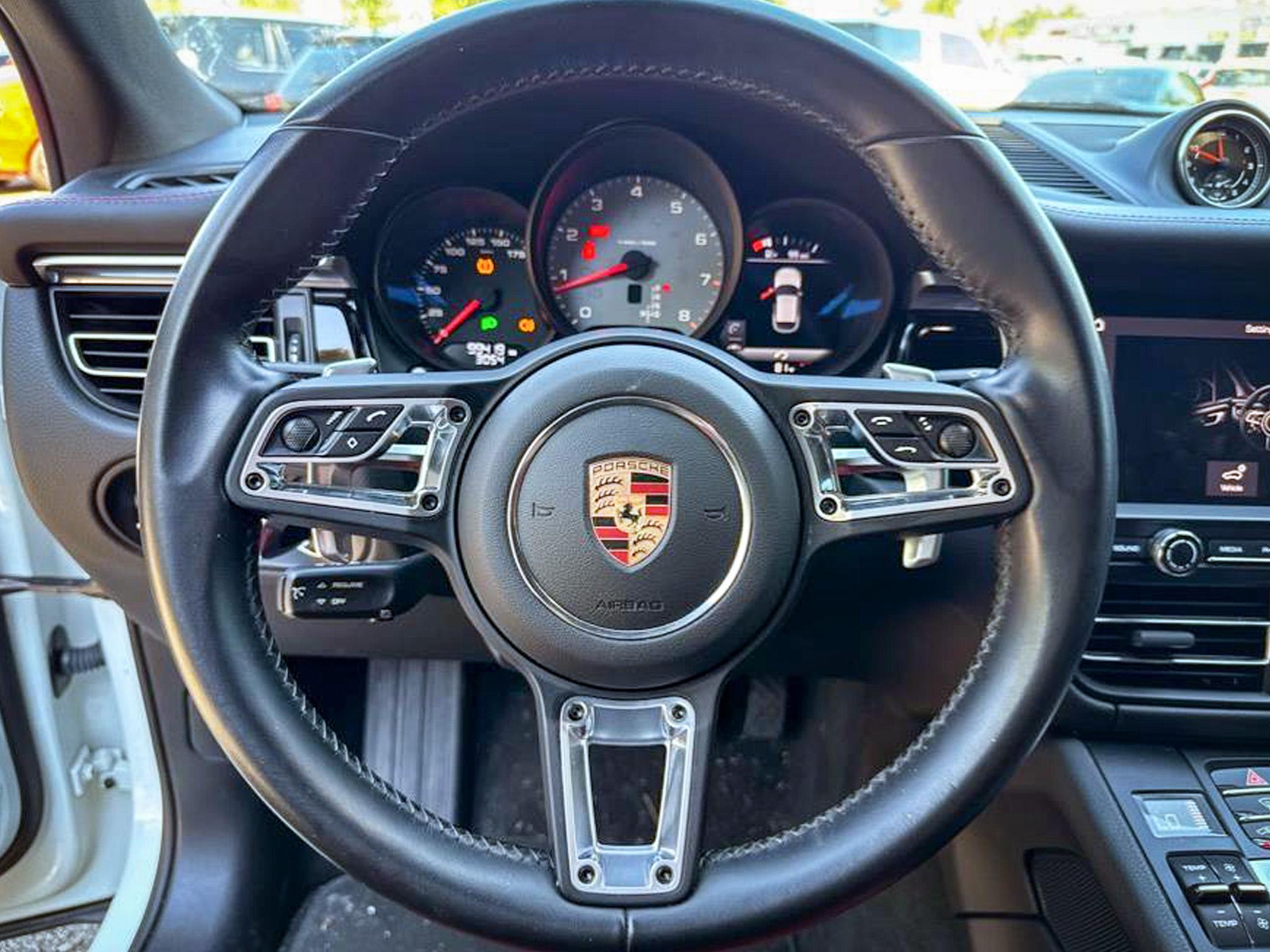 Porsche Macan  2021