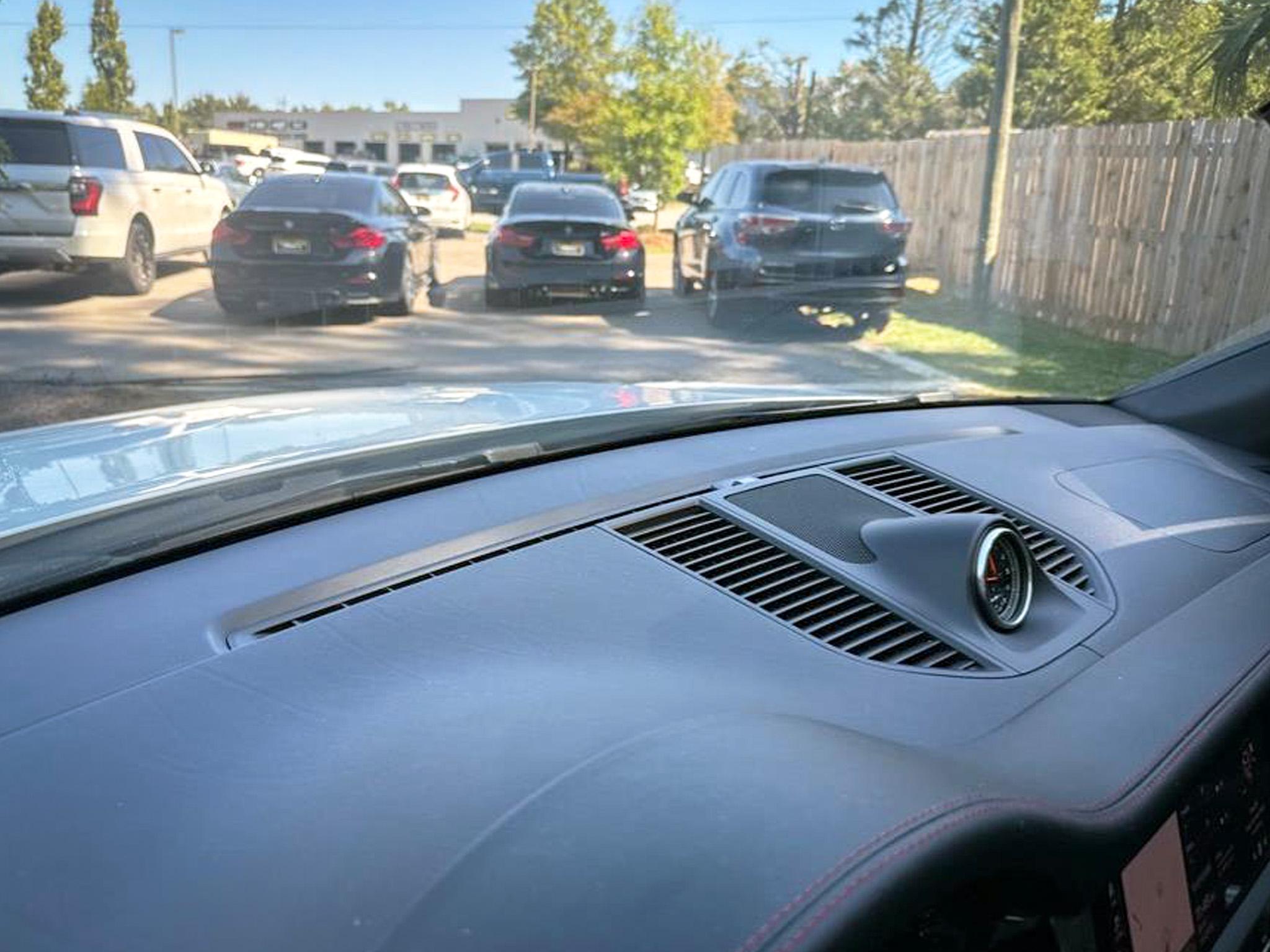 Porsche Macan  2021