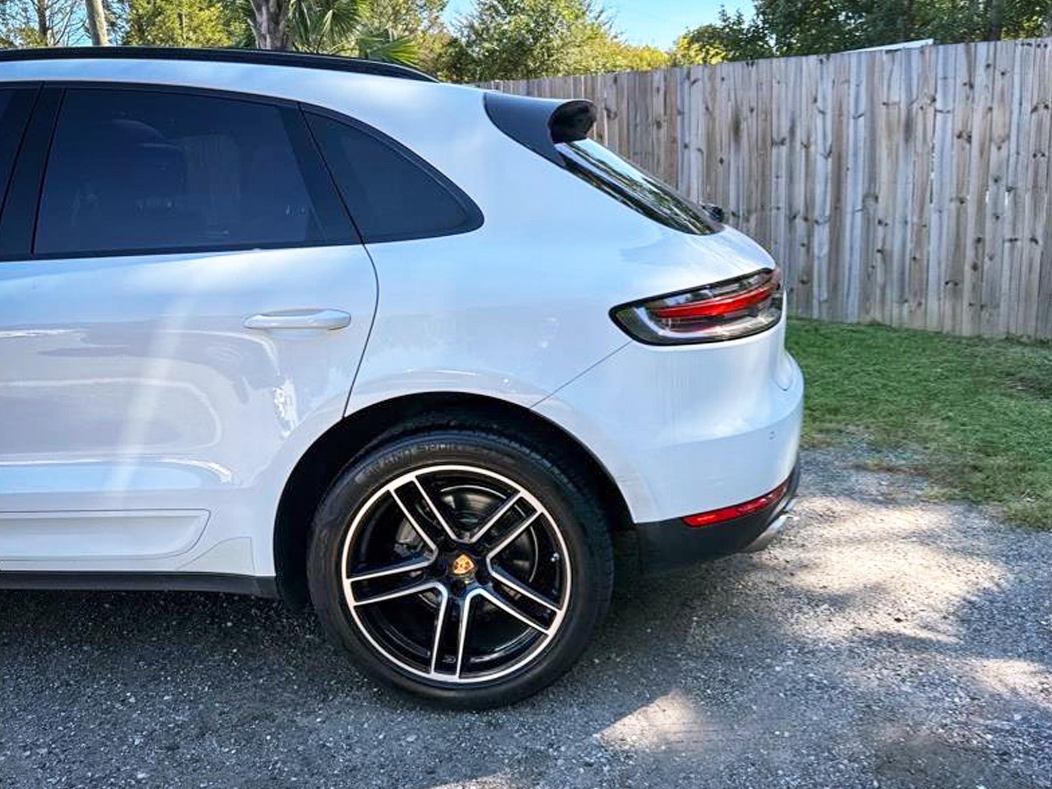 Porsche Macan  2021