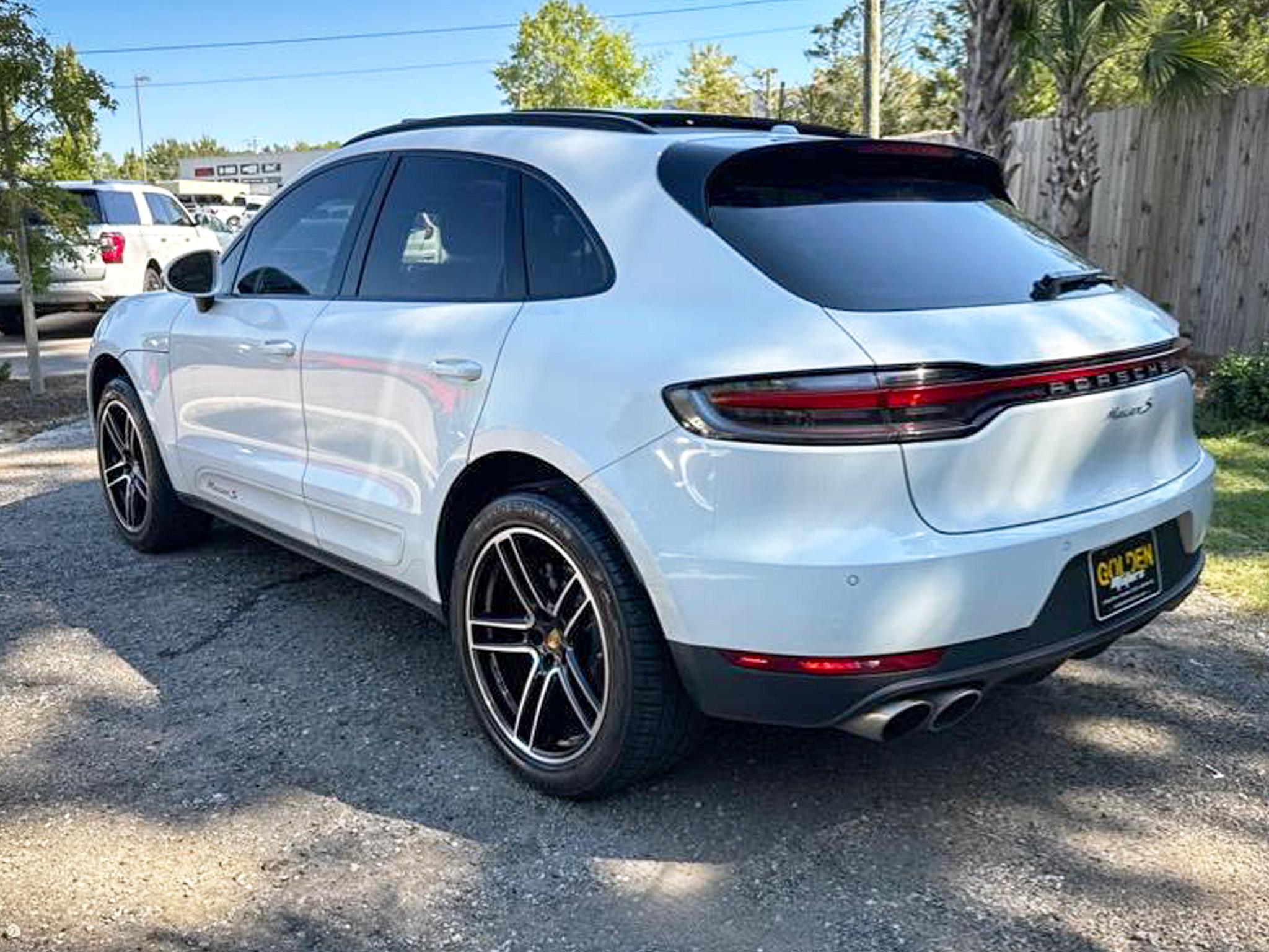 Porsche Macan  2021