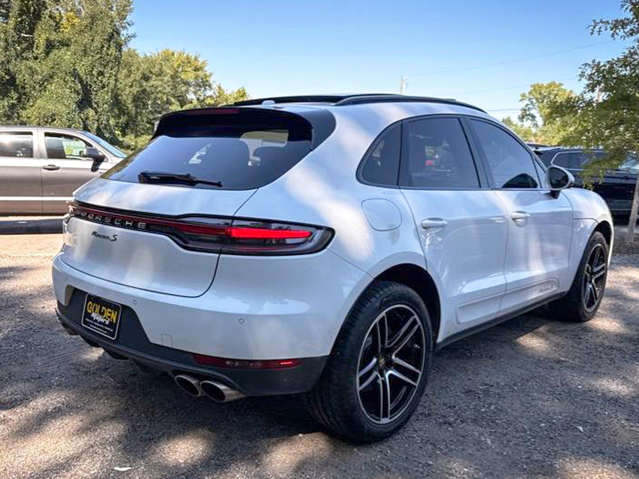 Porsche Macan  2021
