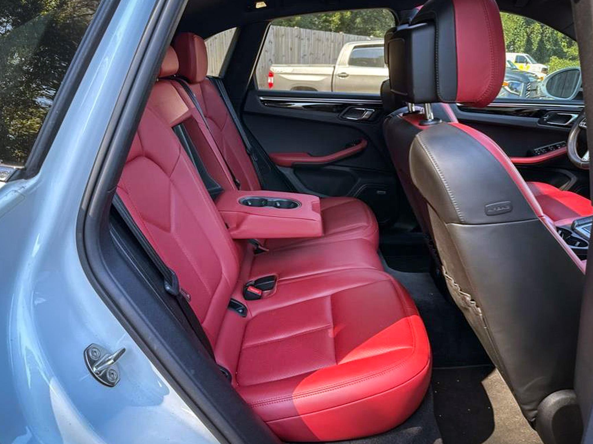 Porsche Macan  2021