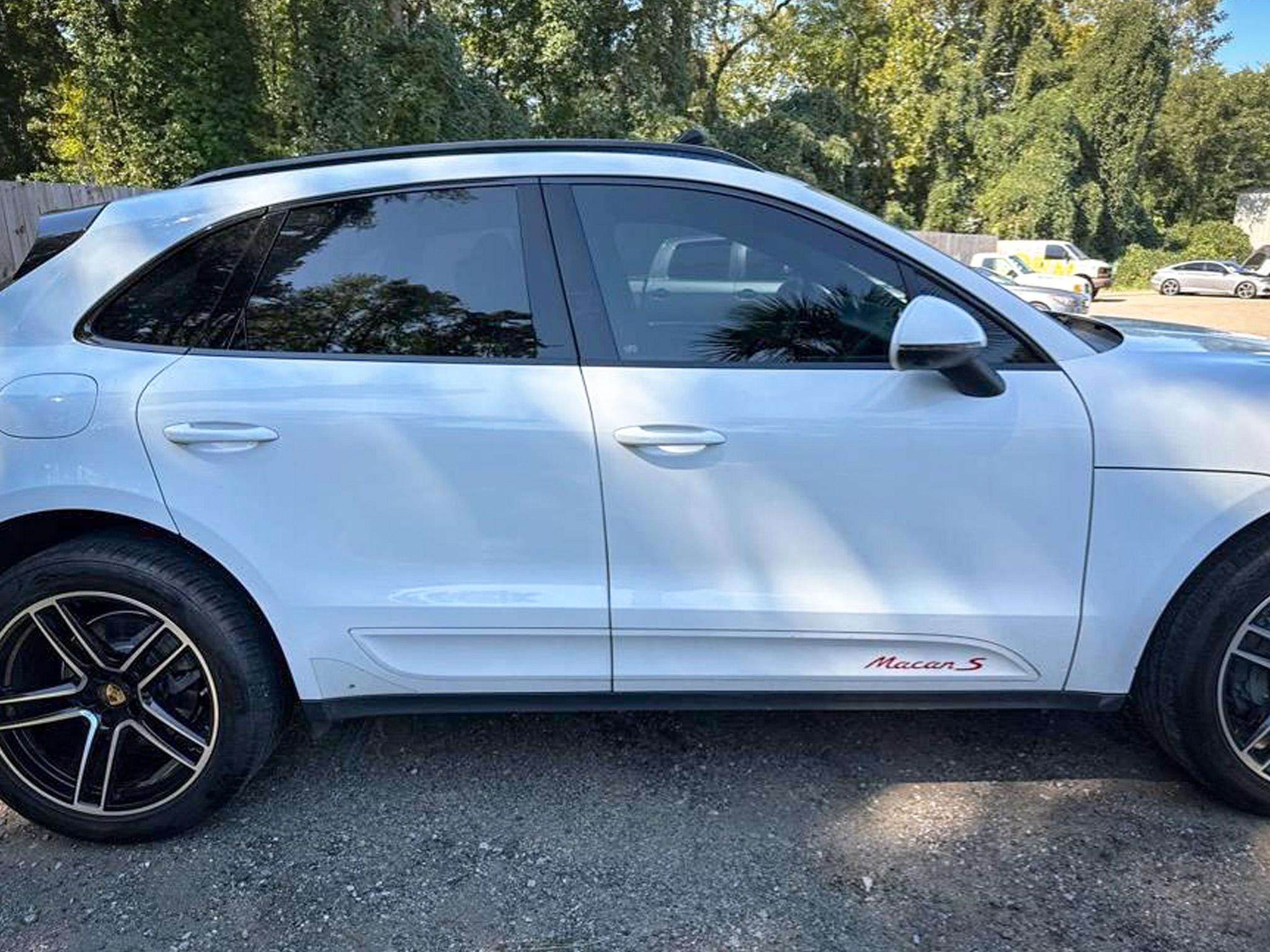 Porsche Macan  2021