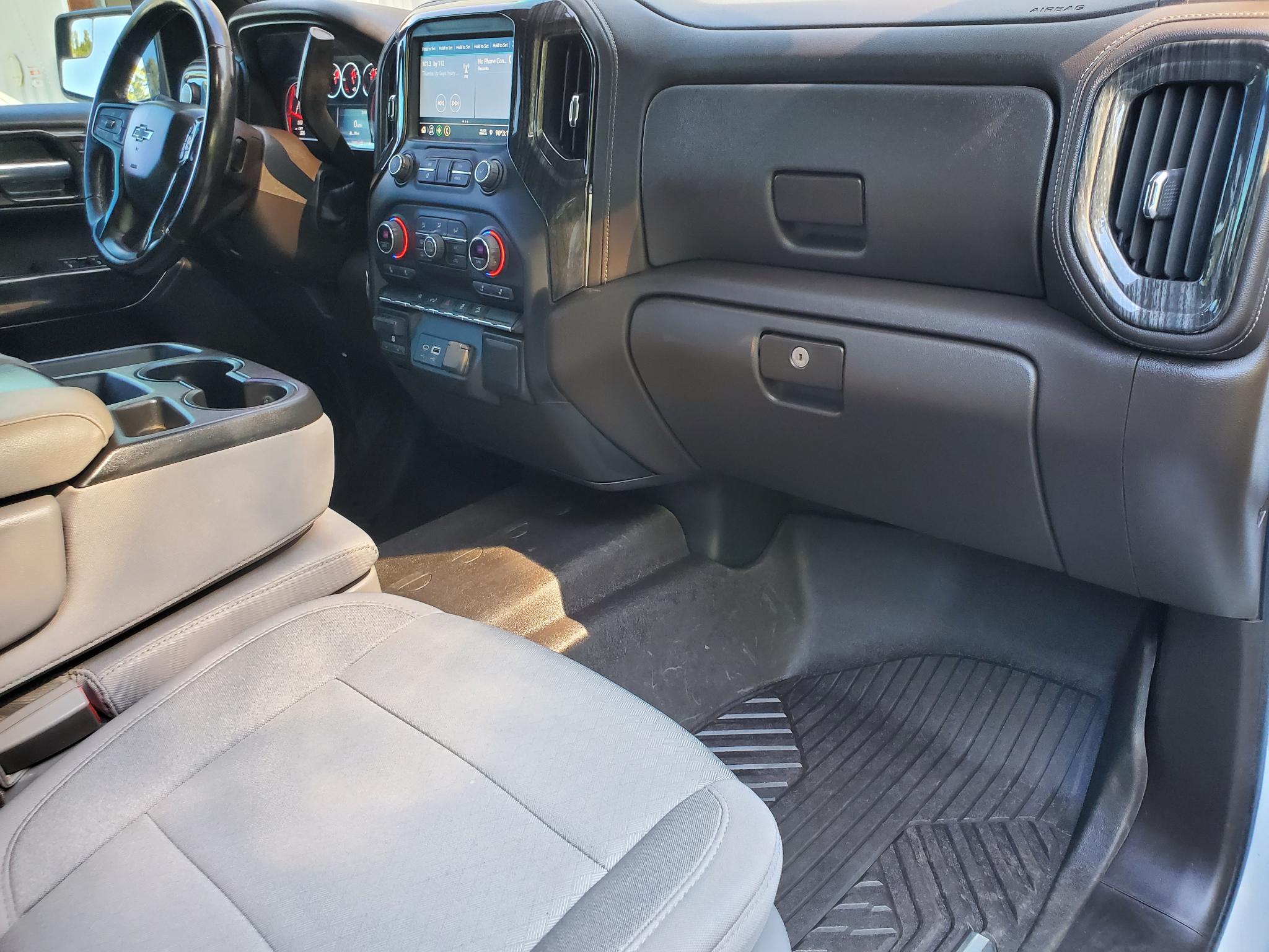 Chevrolet Silverado 1500 4WD Crew Cab 147" RST 2021