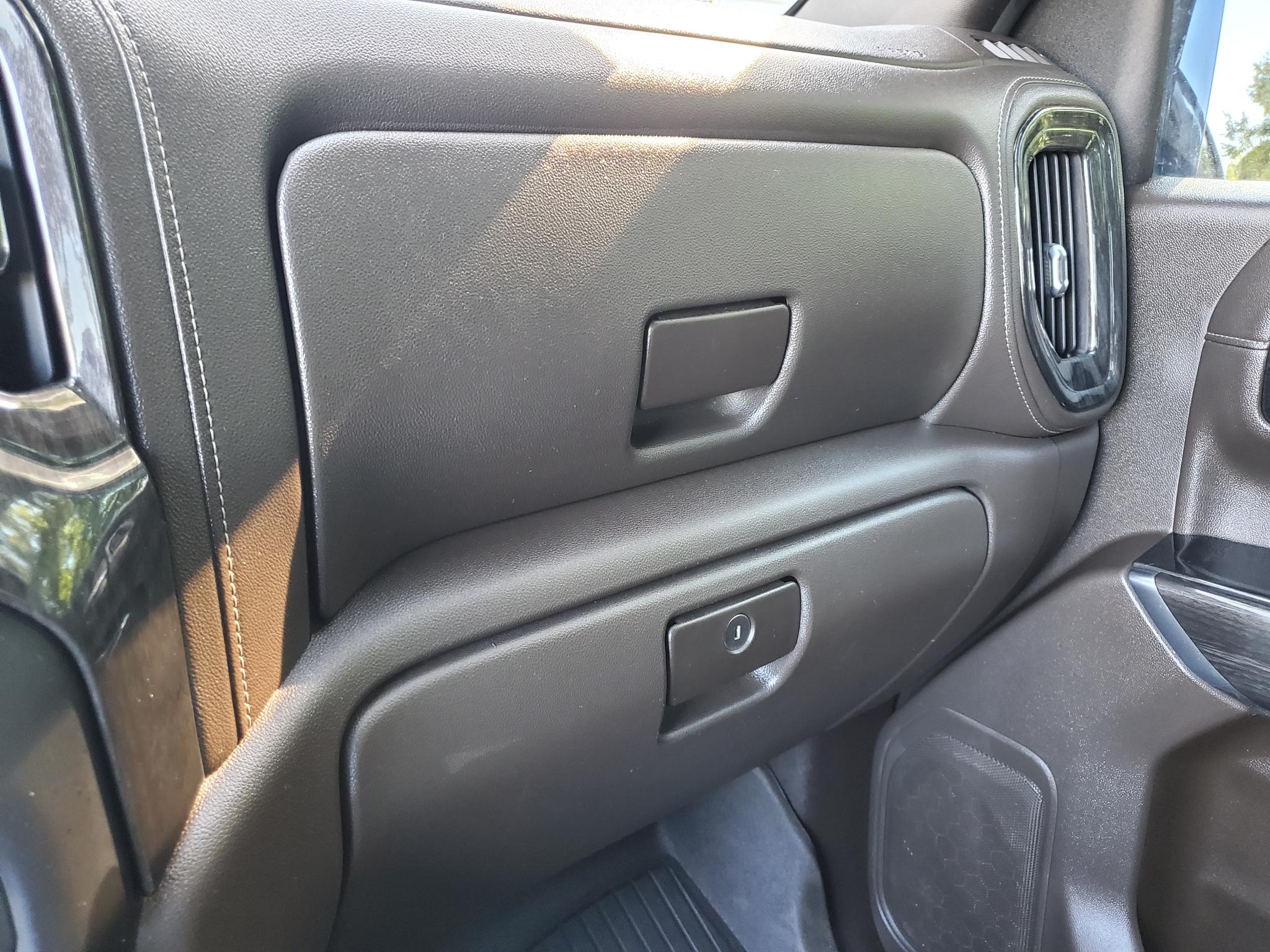 Chevrolet Silverado 1500 4WD Crew Cab 147" RST 2021