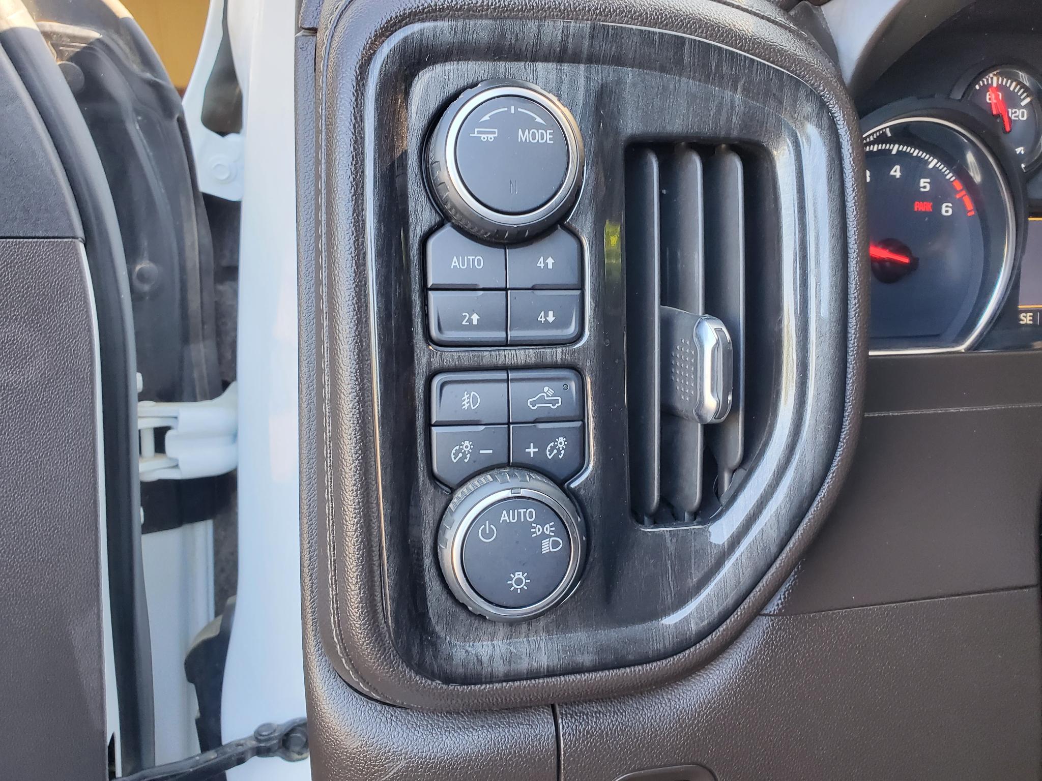 Chevrolet Silverado 1500 4WD Crew Cab 147" RST 2021