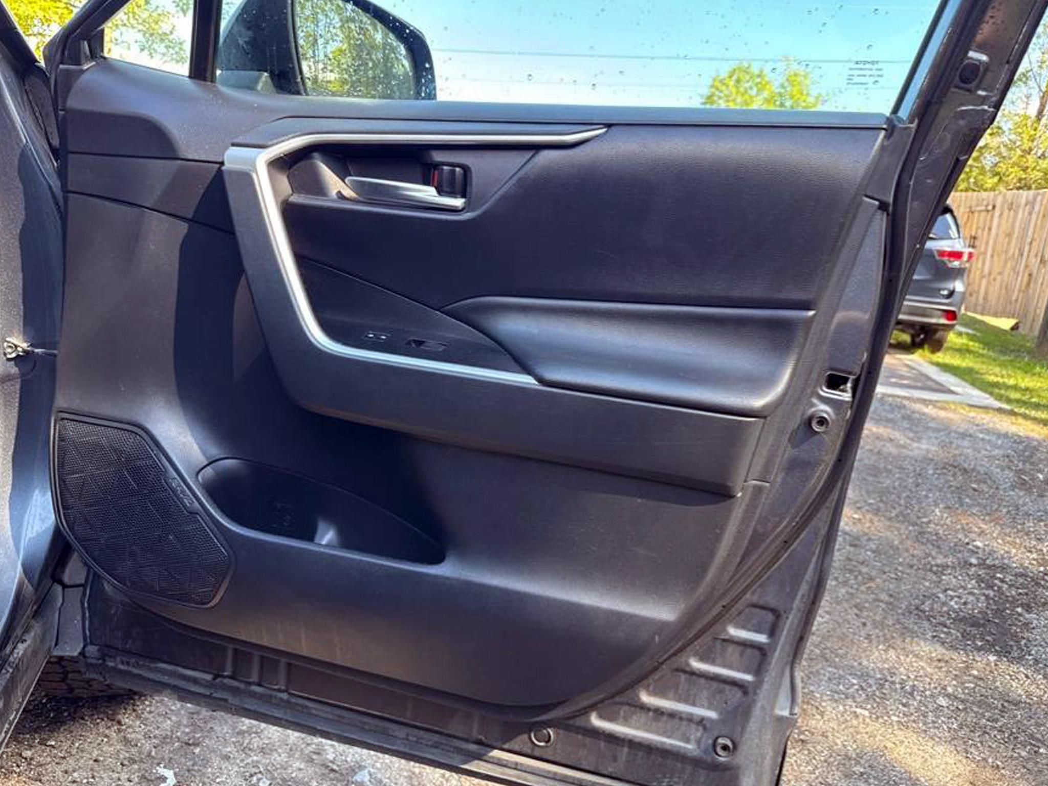 Toyota RAV4 XLE AWD 2019