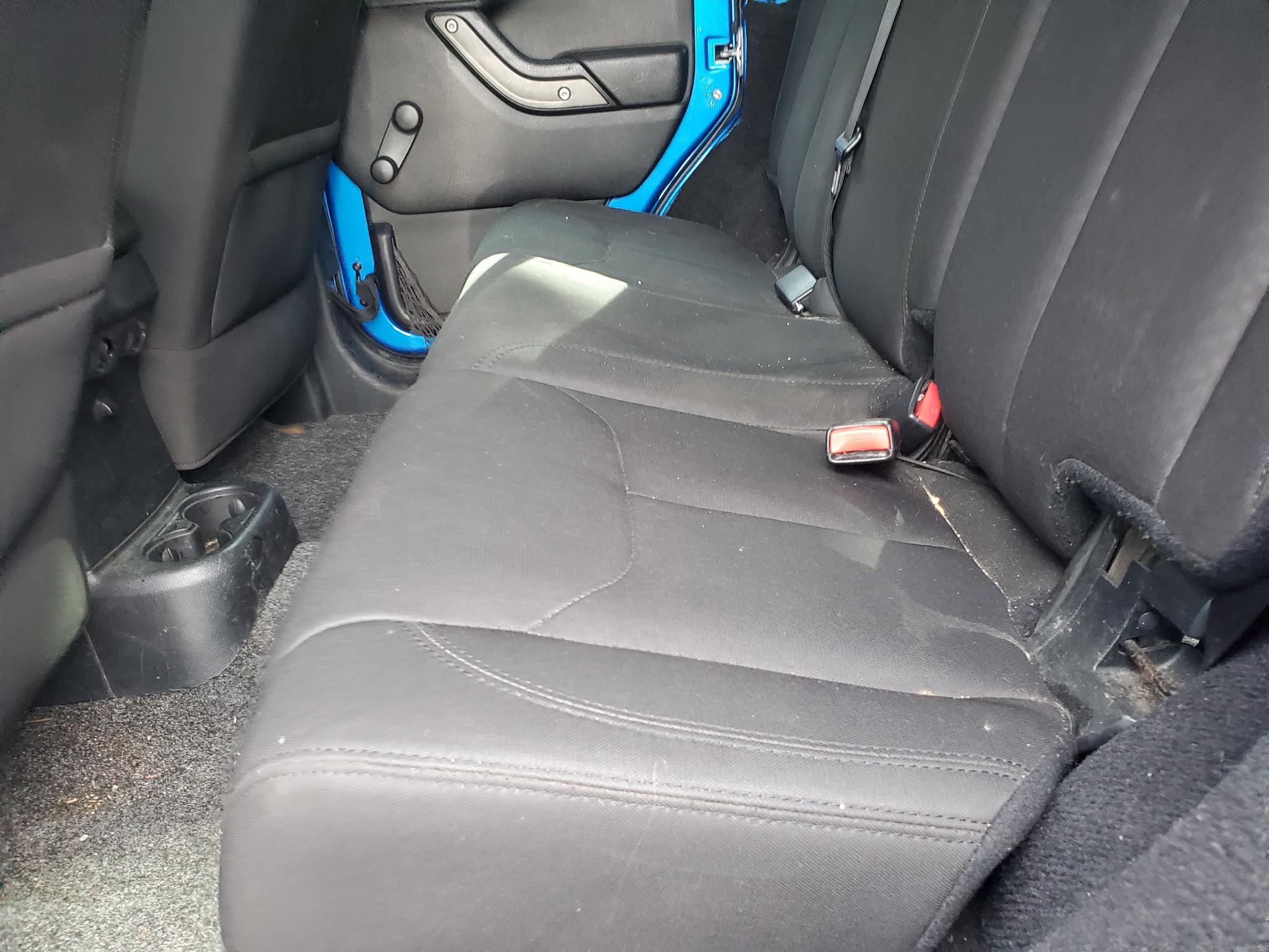 Jeep Wrangler Unlimited 4WD 4dr Sport 2016