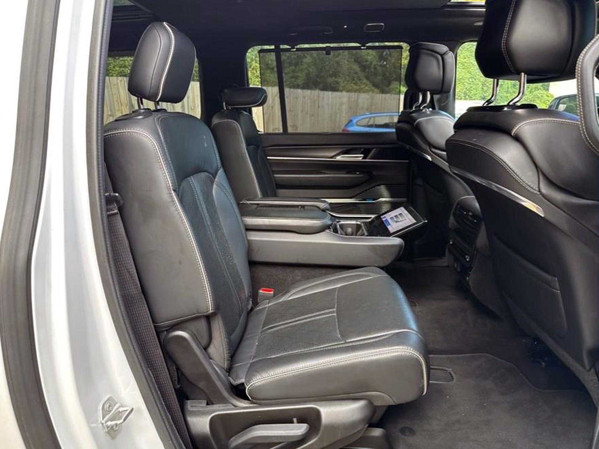 Jeep Grand Wagoneer L Series II Obsidian 4x4 2024