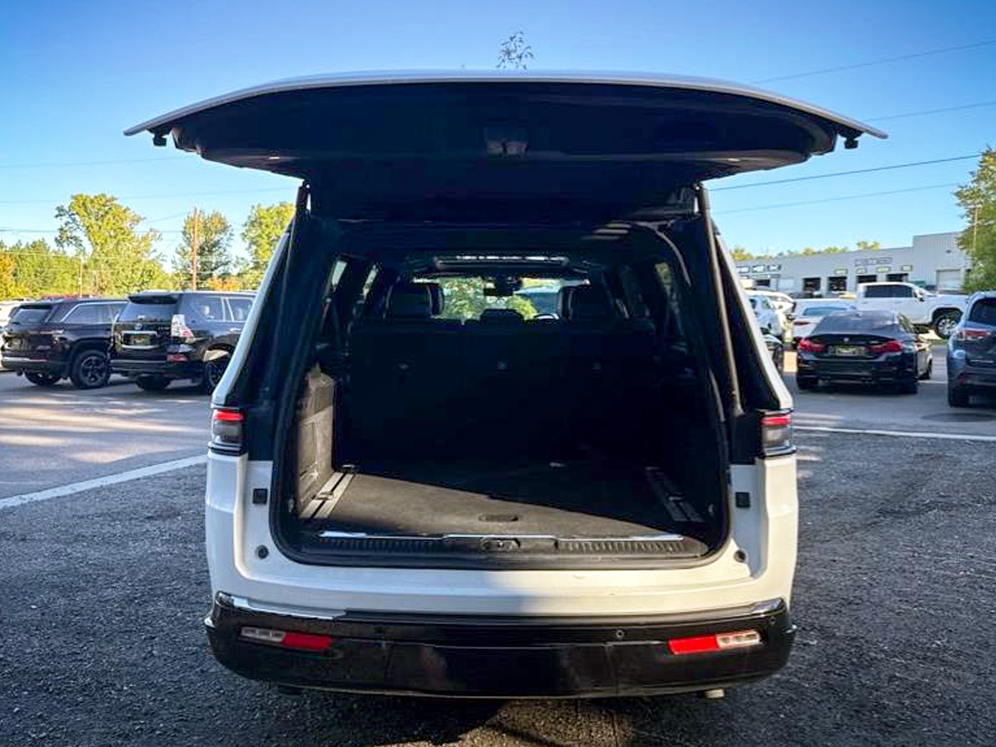 Jeep Grand Wagoneer L Series II Obsidian 4x4 2024