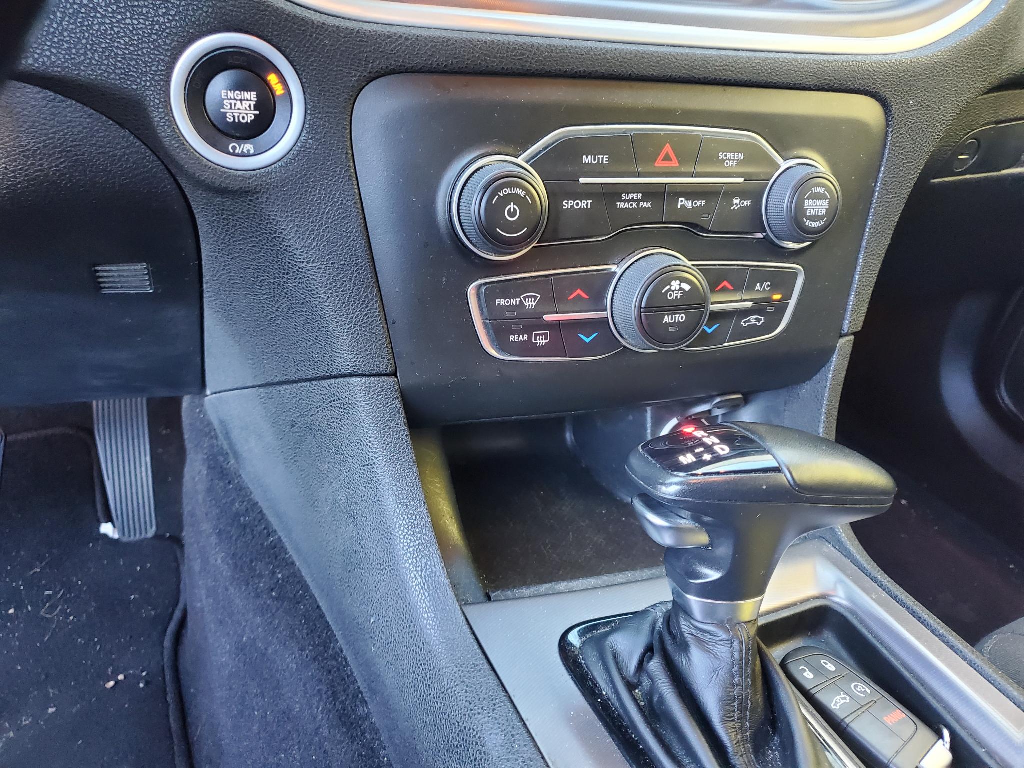 Dodge Charger  2021