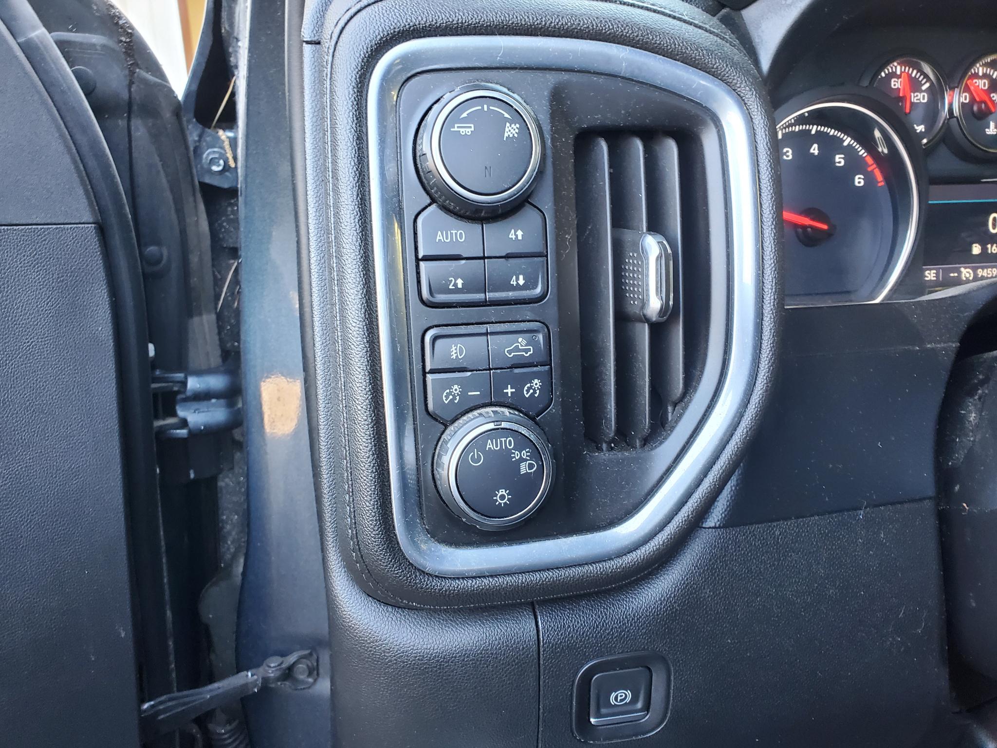 Chevrolet Silverado 1500 4WD Crew Cab 147" RST 2019