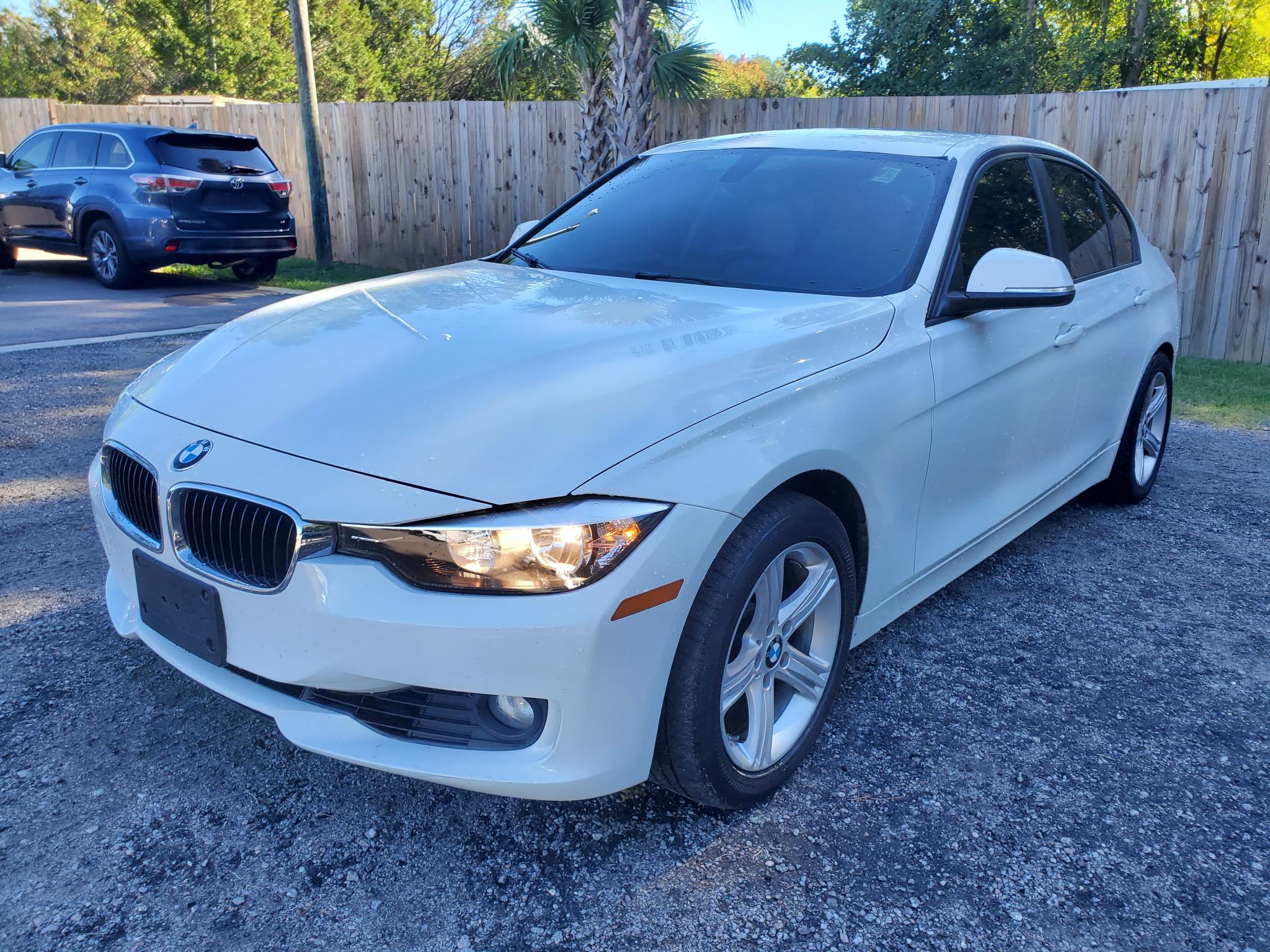 BMW 3 Series 4dr Sdn 328i RWD 2014