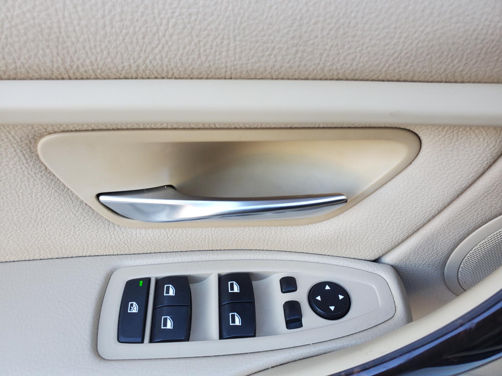 BMW 3 Series 4dr Sdn 328i RWD 2014