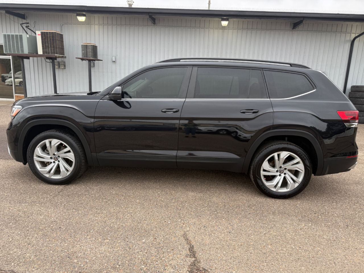 Volkswagen Atlas 2.0T SE w/Technology FWD 2022