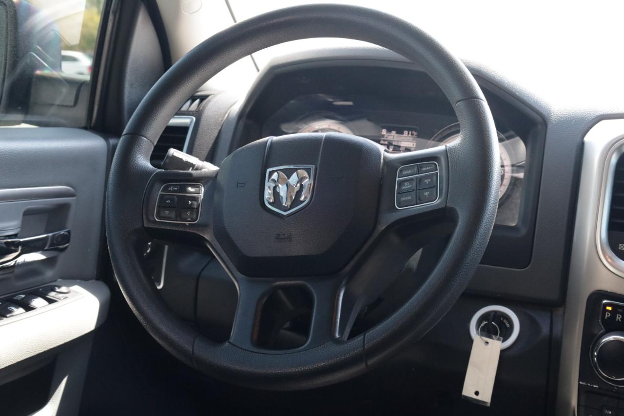 RAM 1500 Classic Warlock 4x4 Crew Cab 5'7" Box 2020