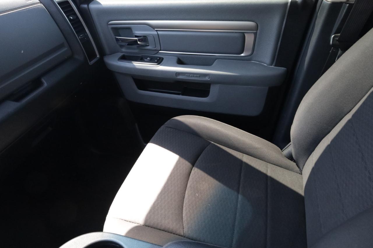 RAM 1500 Classic Warlock 4x4 Crew Cab 5'7" Box 2020