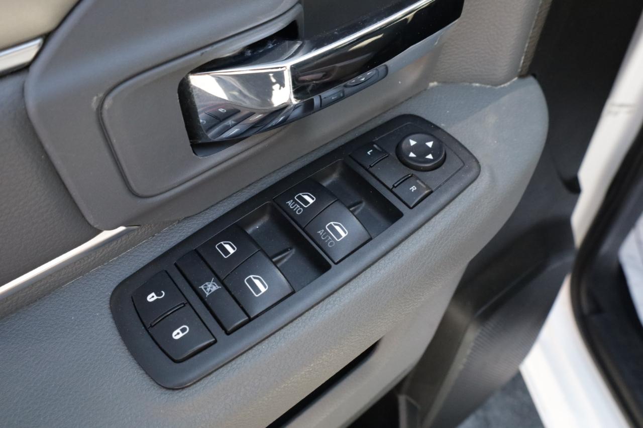 RAM 1500 Classic Warlock 4x4 Crew Cab 5'7" Box 2020