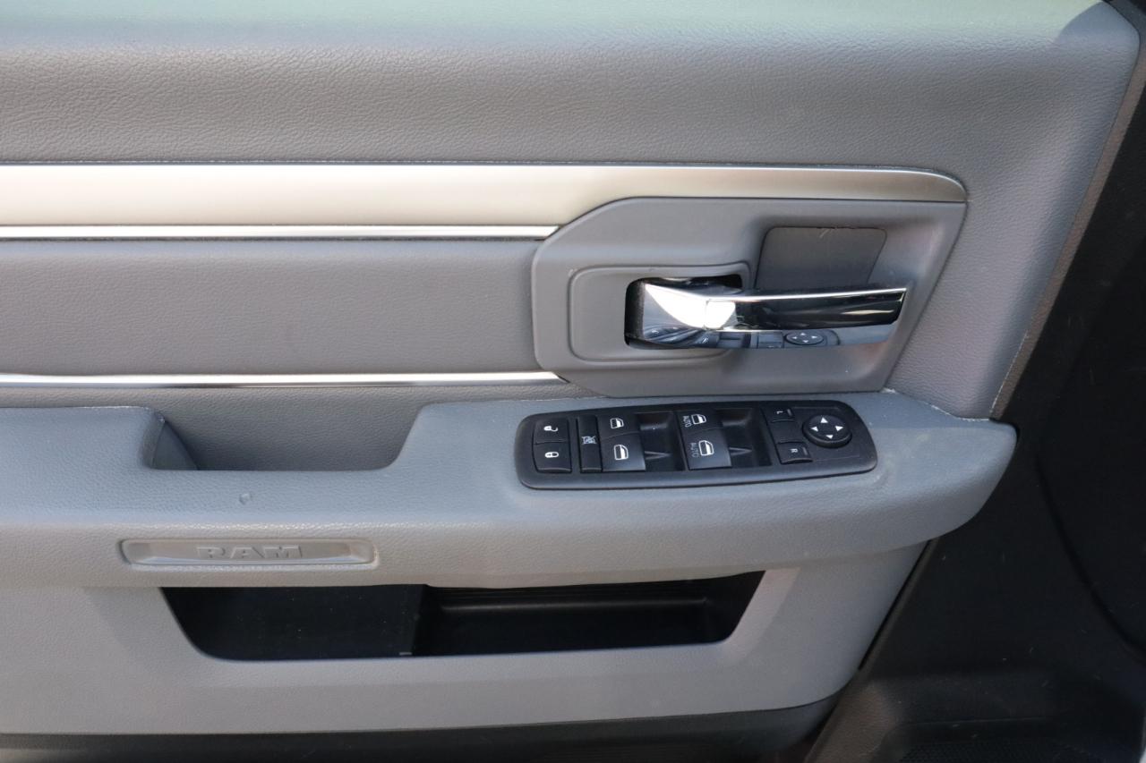 RAM 1500 Classic Warlock 4x4 Crew Cab 5'7" Box 2020