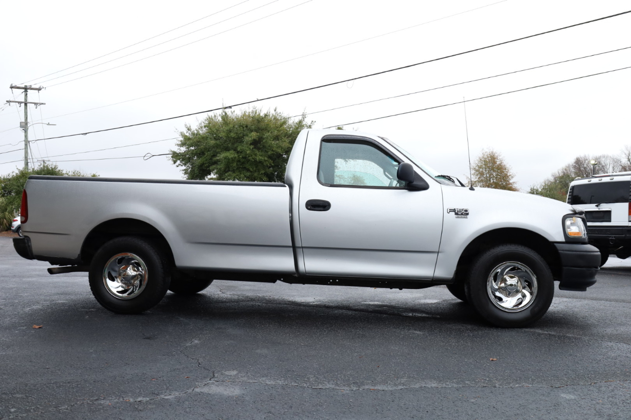 Ford F-150 XL Short Bed 2WD 2001