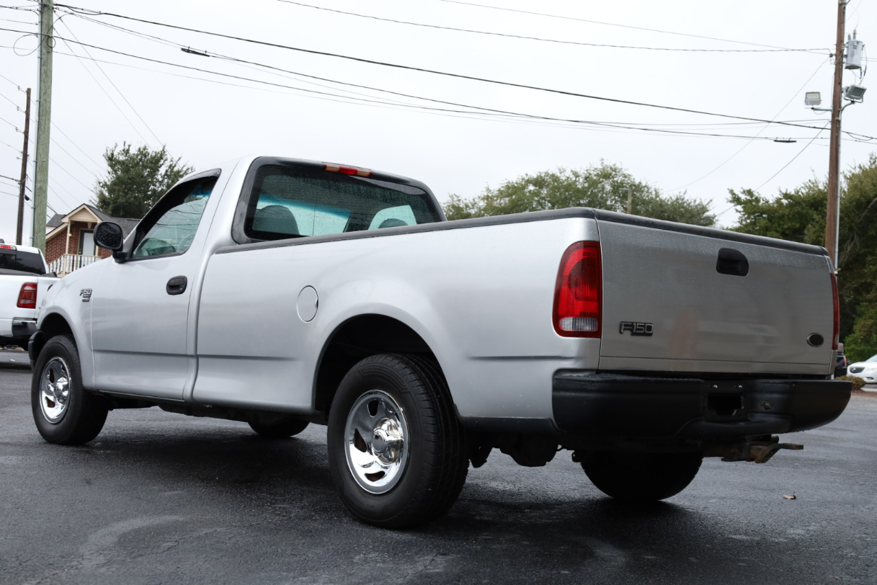Ford F-150 XL Short Bed 2WD 2001