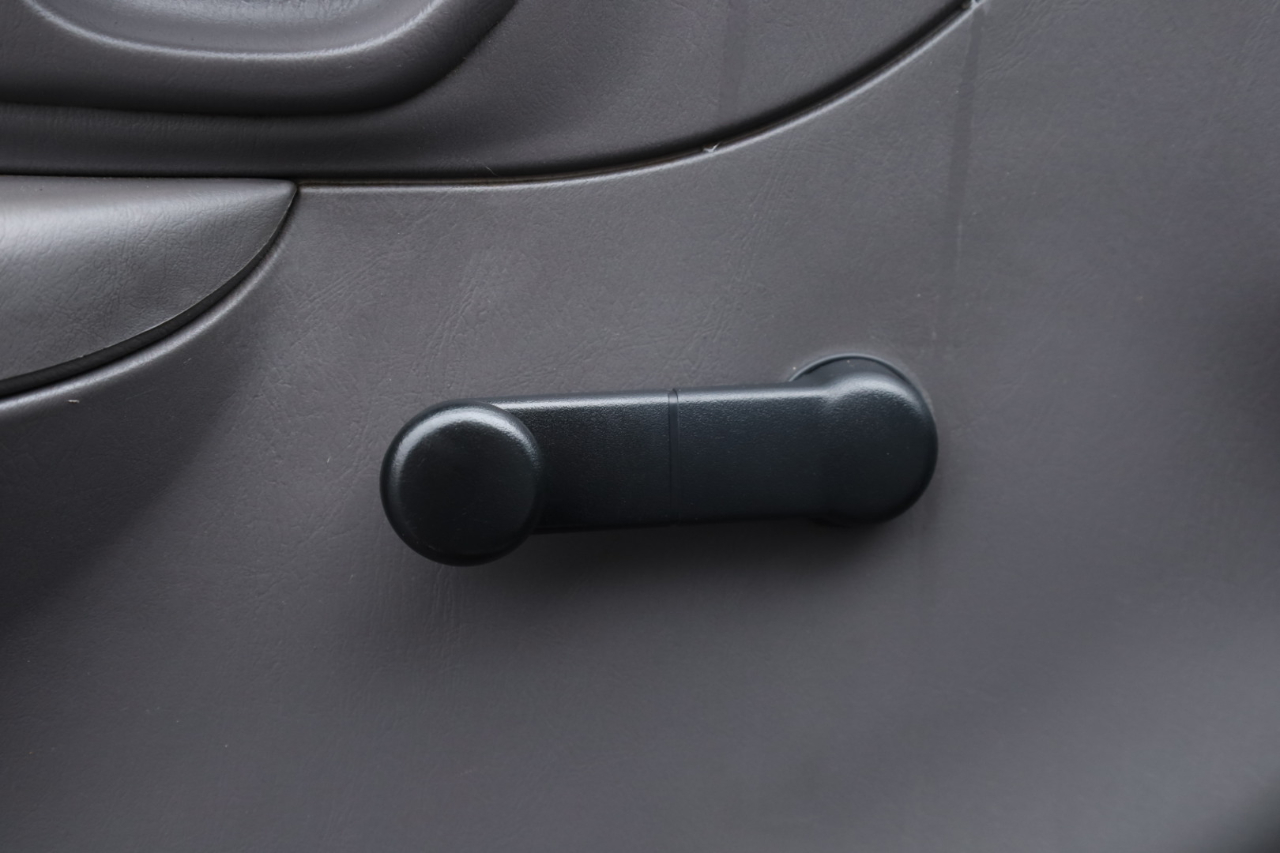 Ford F-150 XL Short Bed 2WD 2001