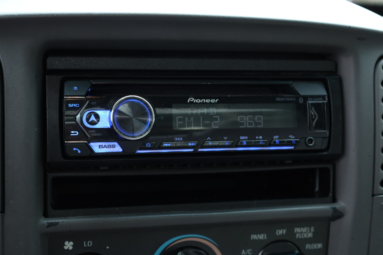 Ford F-150 XL Short Bed 2WD 2001