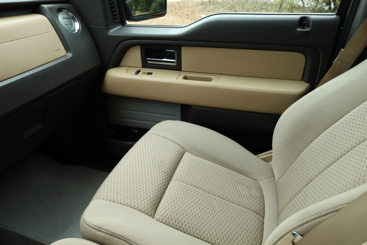 Ford F-150 XL SuperCrew 5.5-ft. Bed 4WD 2013