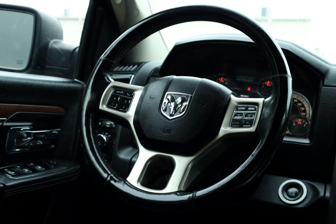 RAM 1500 Laramie Crew Cab SWB 4WD 2016