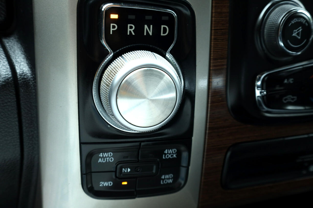 RAM 1500 Laramie Crew Cab SWB 4WD 2016