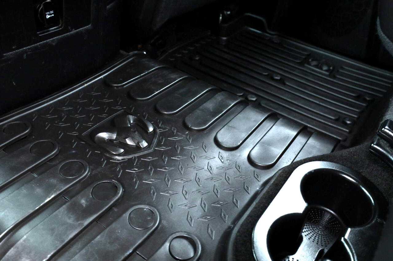 RAM 1500 Laramie Crew Cab SWB 4WD 2016