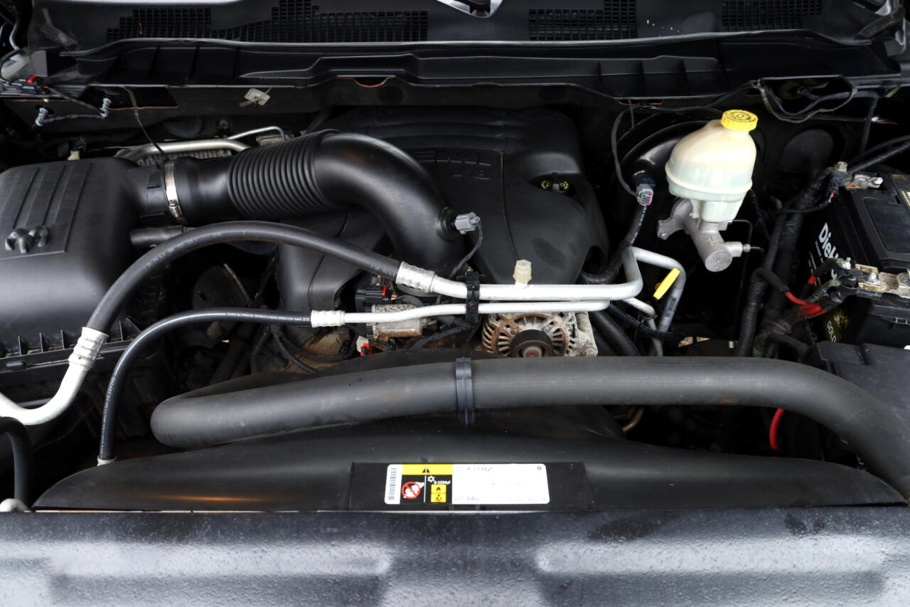 RAM 1500 Laramie Crew Cab SWB 4WD 2016