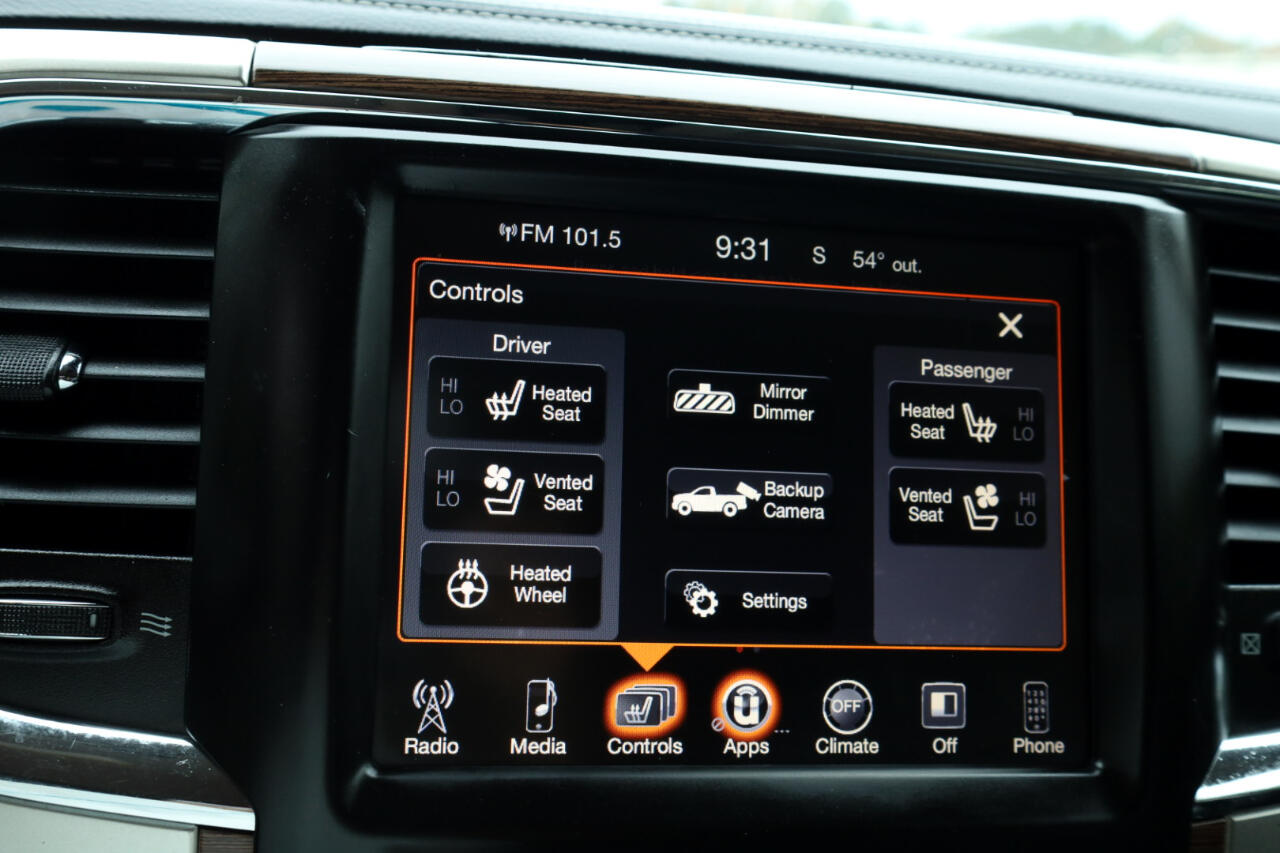 RAM 1500 Laramie Crew Cab SWB 4WD 2016