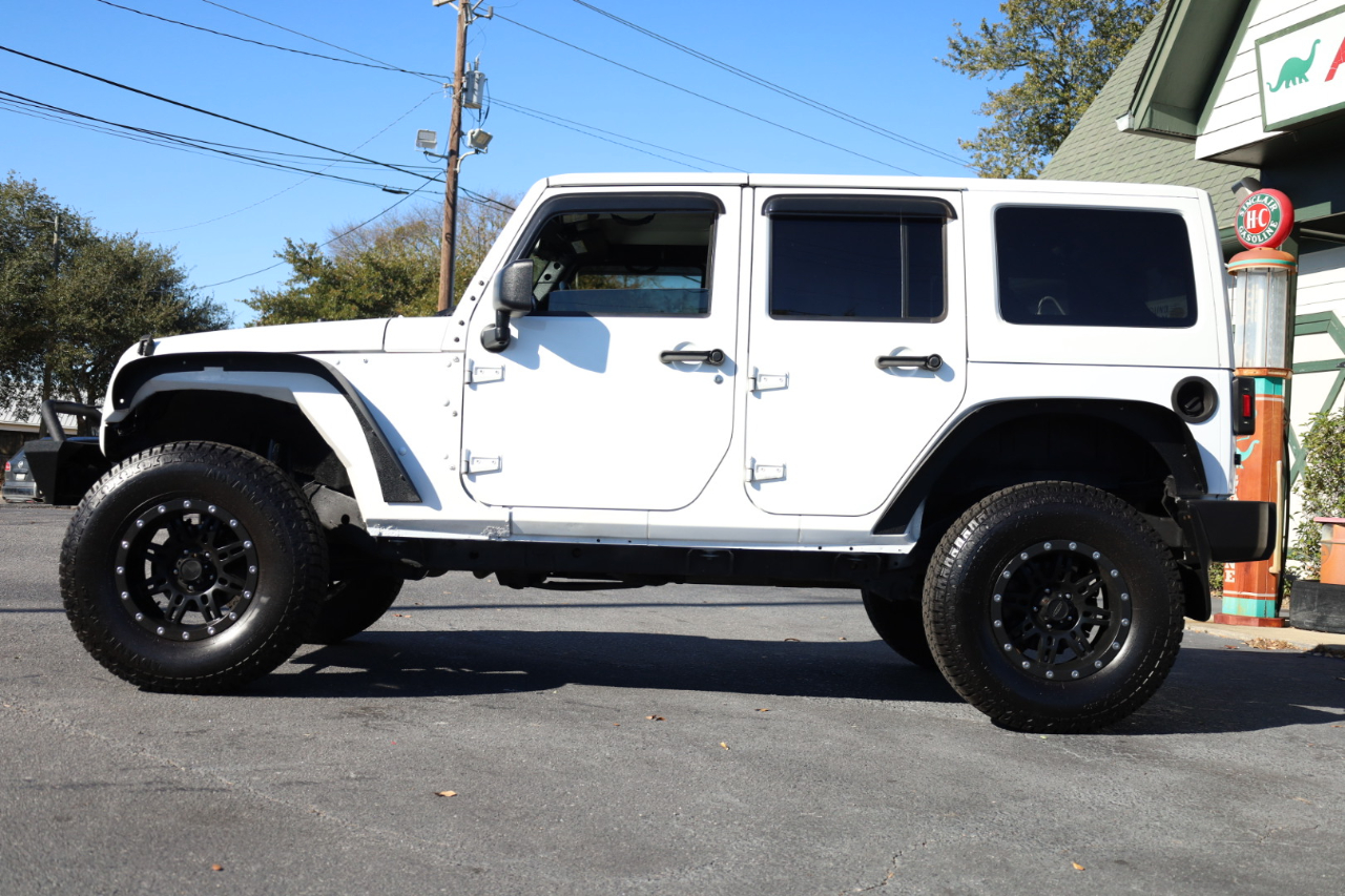 Jeep Wrangler Unlimited Sahara 4WD 2013